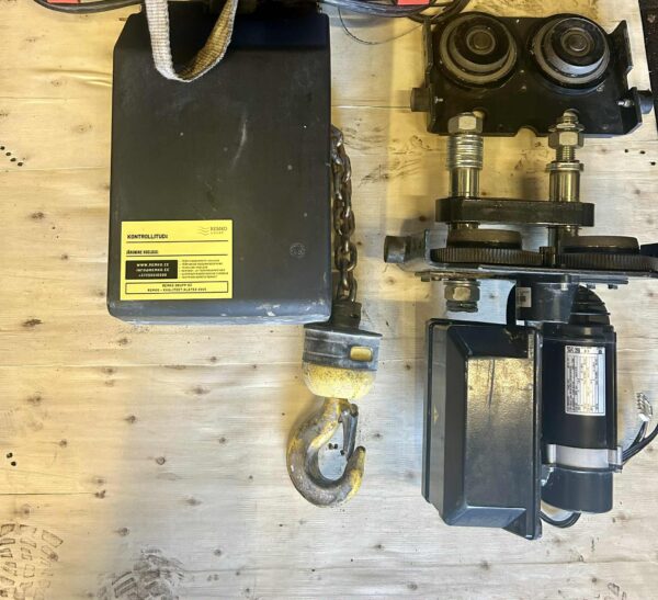 Kasutatud Konecranes elektriline kett-telfer  CLX25 08 1 250 5